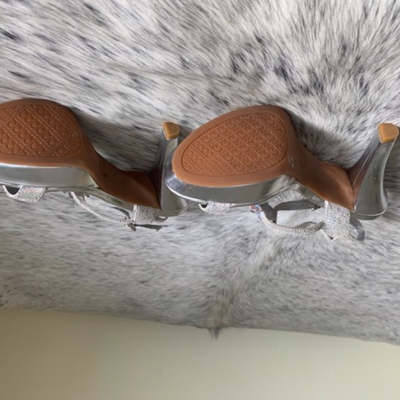 Giani Bini Womens Silver Shoes Size 7.5 - Picture 3 of 5